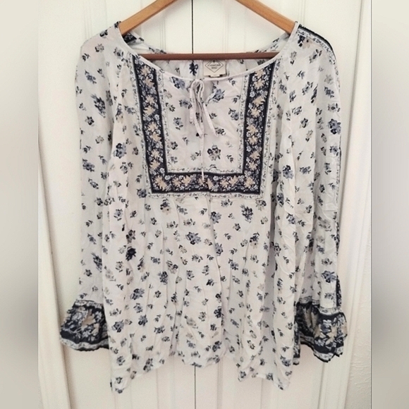 Floral Cottage Core Peasant blouse by St Johns Bay - Picture 5 of 10